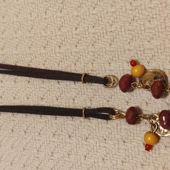 Lot of Dangling Neckaces - Picture 8 of 8